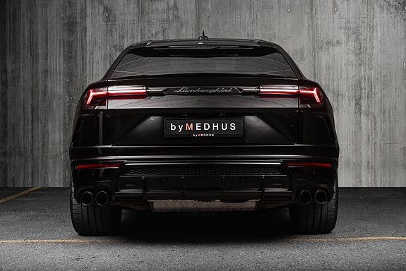 Lamborghini Urus 11 of 30