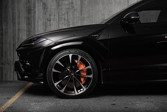 Lamborghini Urus 9 of 30