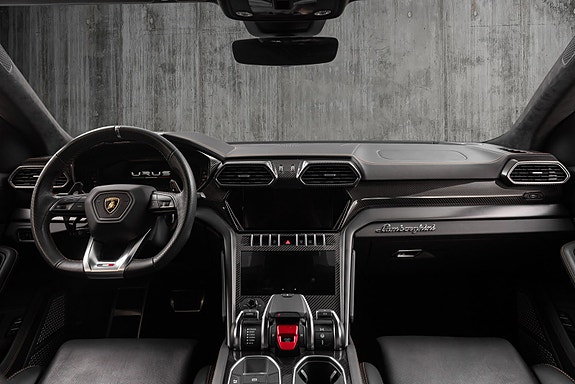 Lamborghini Urus 23 of 30