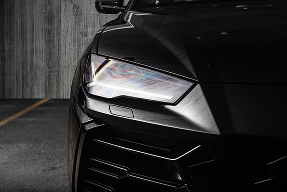 Lamborghini Urus 6 of 30