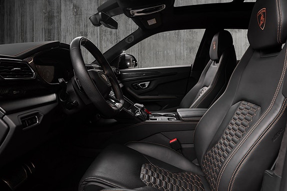Lamborghini Urus 21 of 30