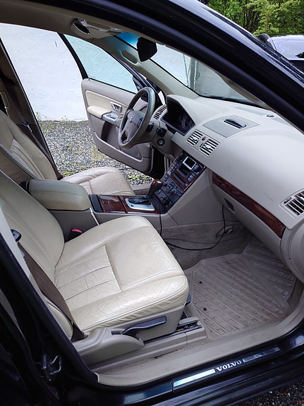 Volvo XC90 25 of 30