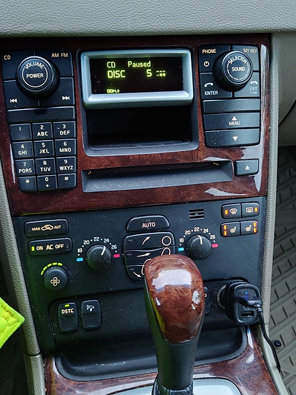 Volvo XC90 3 of 30
