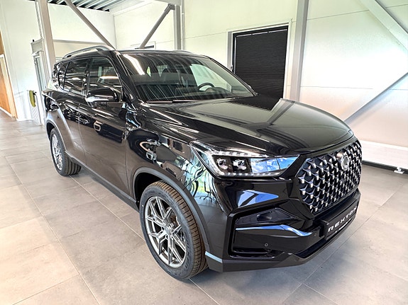 KGM Rexton 9 of 15