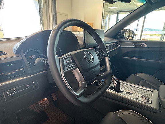KGM Rexton 14 of 15