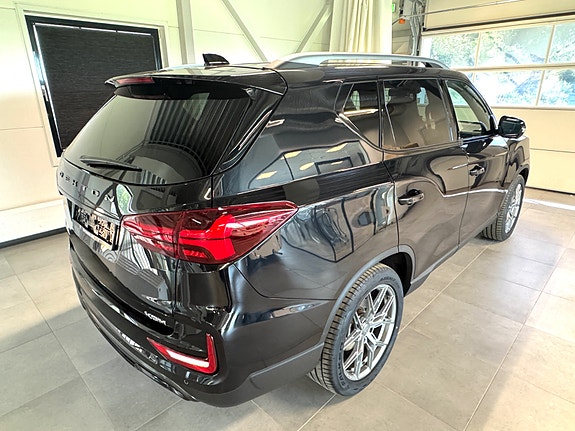 KGM Rexton 6 of 15