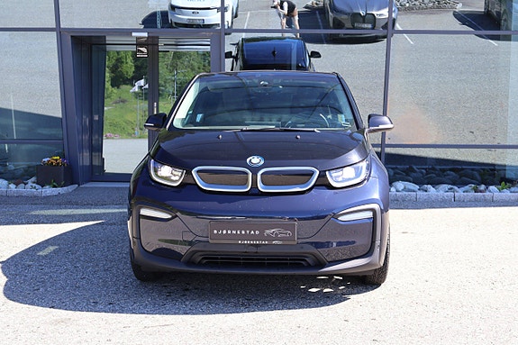BMW i3 4 of 5