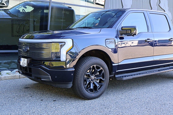 Ford F-150 4 of 5