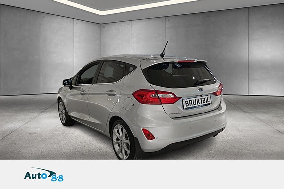 Ford Fiesta 3 of 5