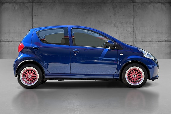 Toyota Aygo 6 of 16