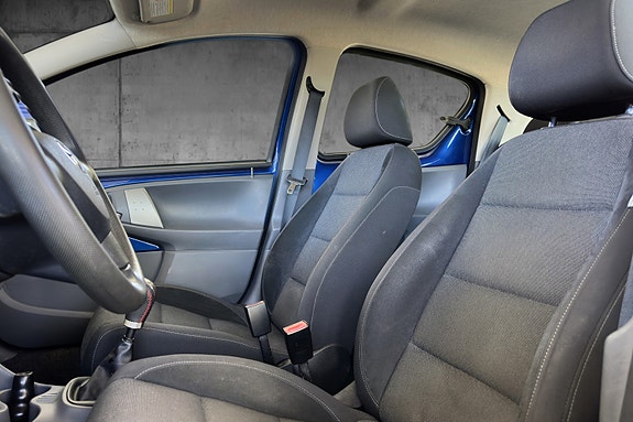 Toyota Aygo 10 of 16