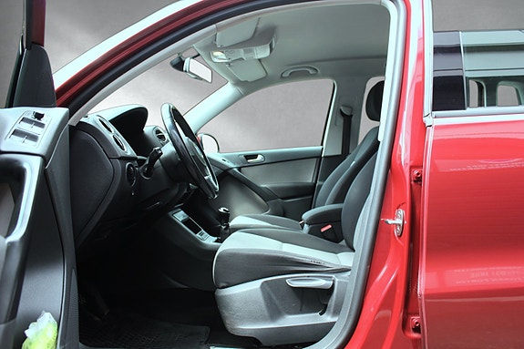 Volkswagen Tiguan 16 of 22