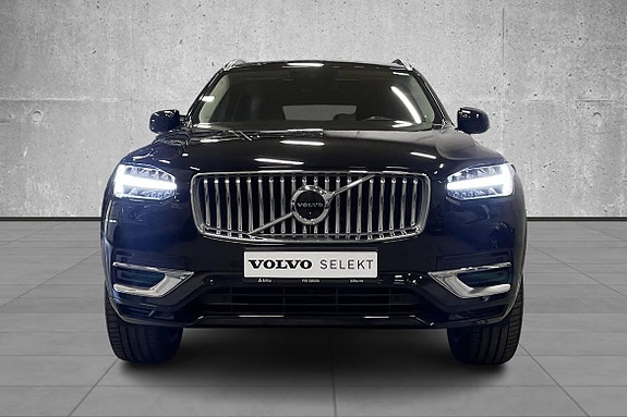Volvo XC90 3 of 5