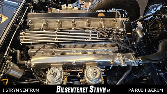 Jaguar E-TYPE 21 of 27