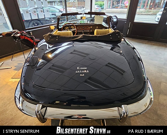 Jaguar E-TYPE 8 of 27