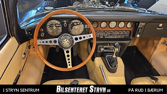 Jaguar E-TYPE 16 of 27