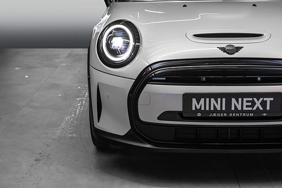 MINI Cooper SE 5 of 5