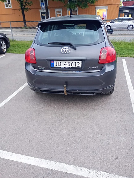 Toyota Auris 10 of 17