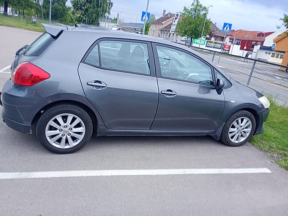 Toyota Auris 3 of 17
