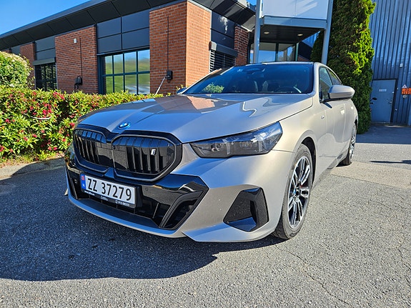 BMW i5 2 of 5