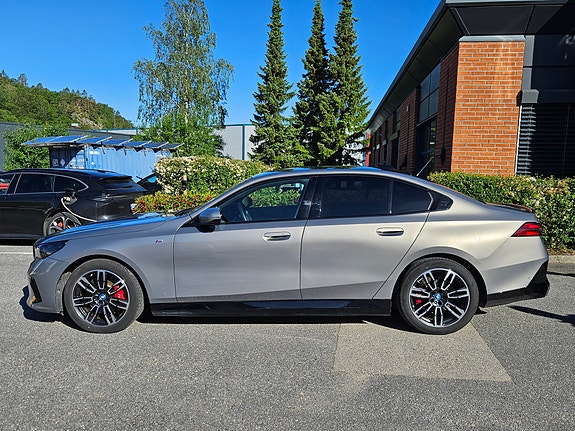 BMW i5 3 of 5