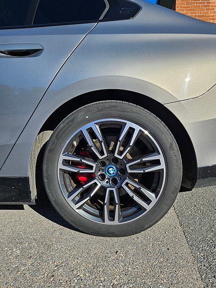 BMW i5 5 of 5