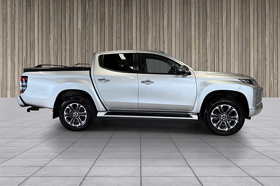 Mitsubishi L200 2 of 5
