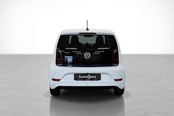 Volkswagen UP! 4 of 5