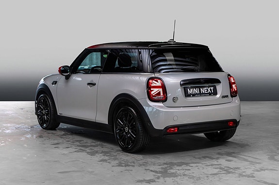 MINI Cooper SE 5 of 5