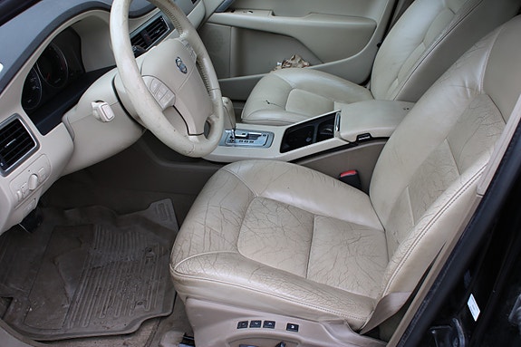 Volvo V70 7 of 11