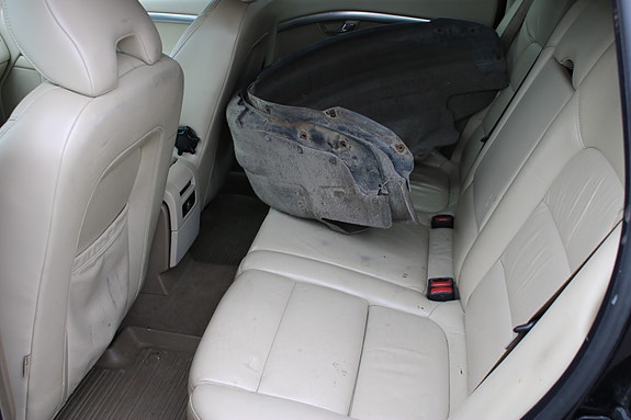 Volvo V70 8 of 11