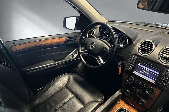Mercedes-Benz GL350 10 of 30