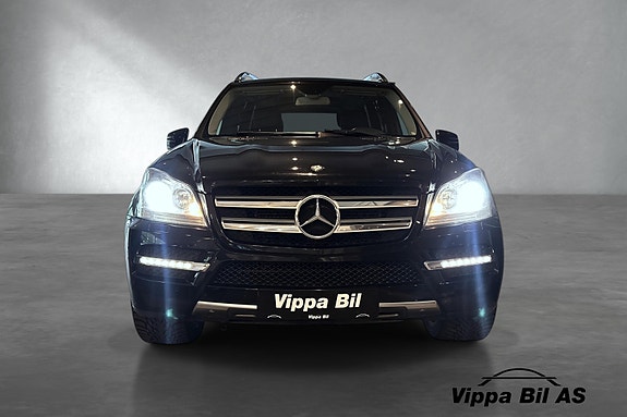 Mercedes-Benz GL350 2 of 5