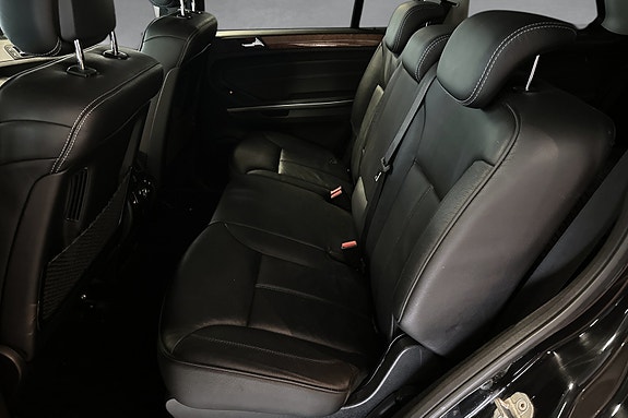 Mercedes-Benz GL350 14 of 30