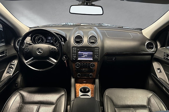 Mercedes-Benz GL350 12 of 30