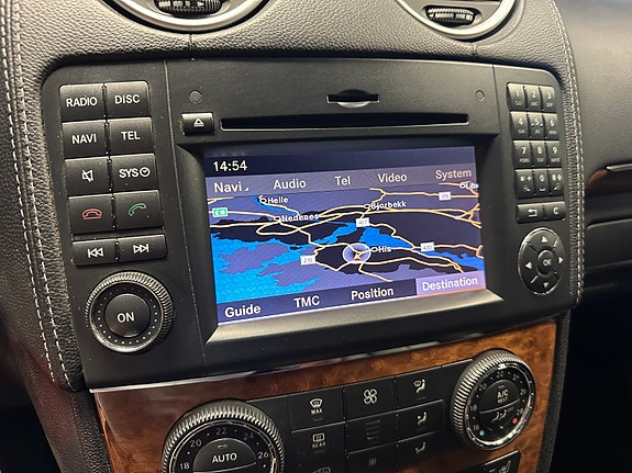 Mercedes-Benz GL350 25 of 30