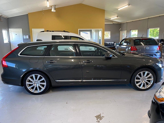 Volvo V90 3 of 5