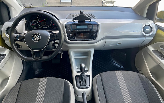 Volkswagen UP! 22 of 30