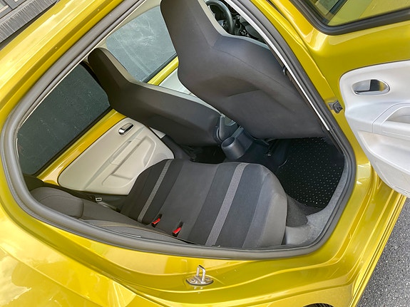 Volkswagen UP! 26 of 30