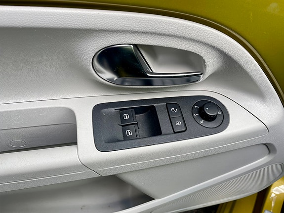 Volkswagen UP! 19 of 30