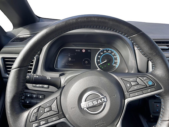 Nissan Leaf 14 of 16
