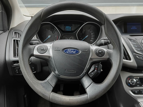 Ford Focus 12 of 21