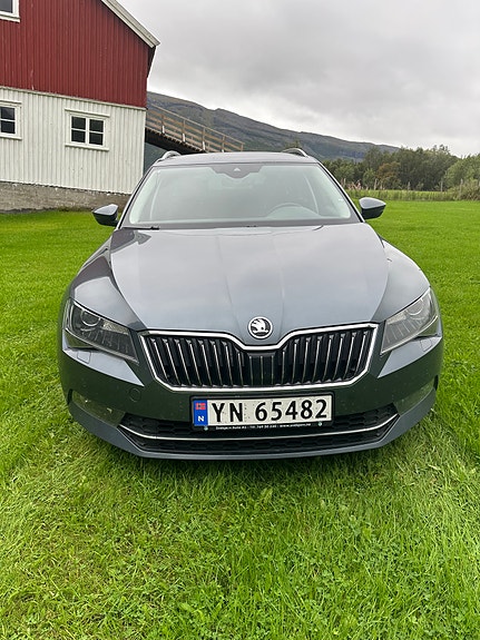 Skoda Superb 6 of 12