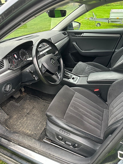 Skoda Superb 8 of 12
