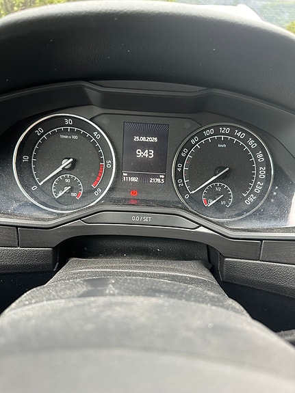 Skoda Superb 11 of 12