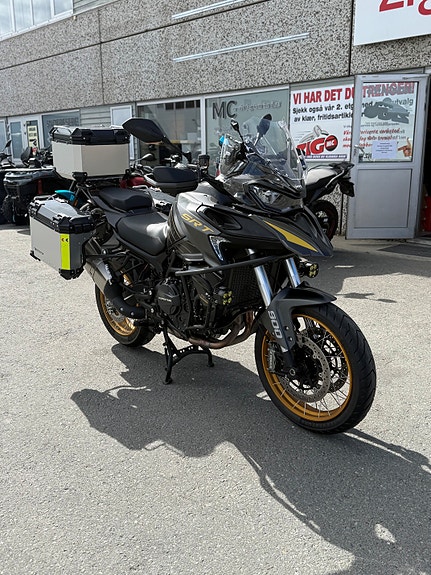QJ Motor SRT 900SX 2 of 5