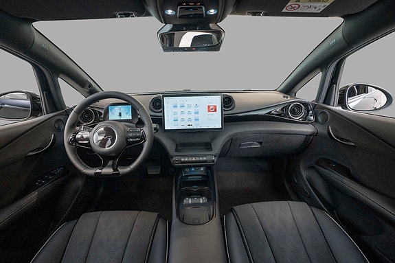 BYD Dolphin 11 of 21