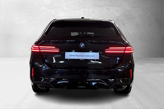 BMW i5 3 of 5