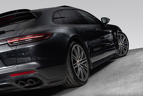 Porsche Panamera 4 of 5