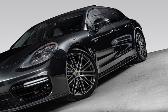 Porsche Panamera 3 of 5